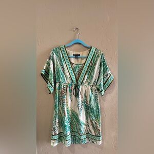 👀 Great looking 👀 ladies top